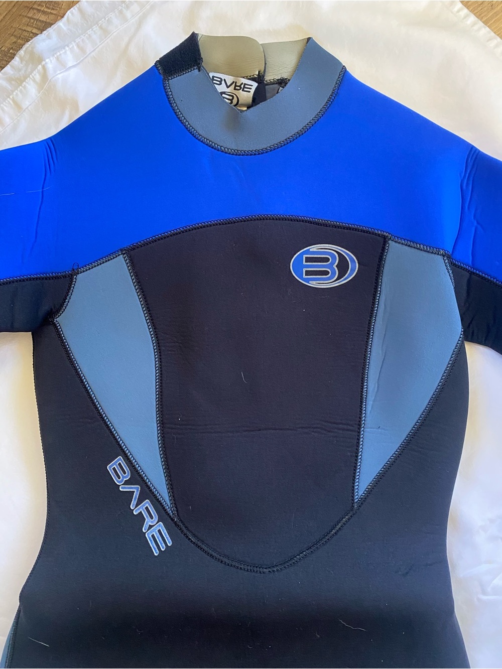 BARE Women’s 7mm Full Wetsuit Size 10